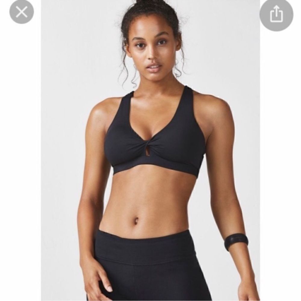 Fabletics Ellie black sports bra
